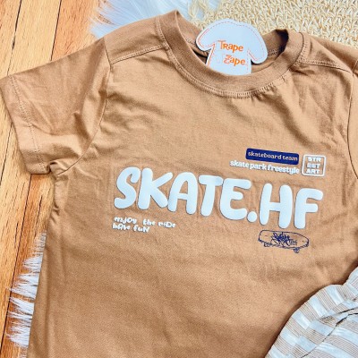 Conj. Camiseta Skate.HF e Bermuda Listrada - Marrom e Areia